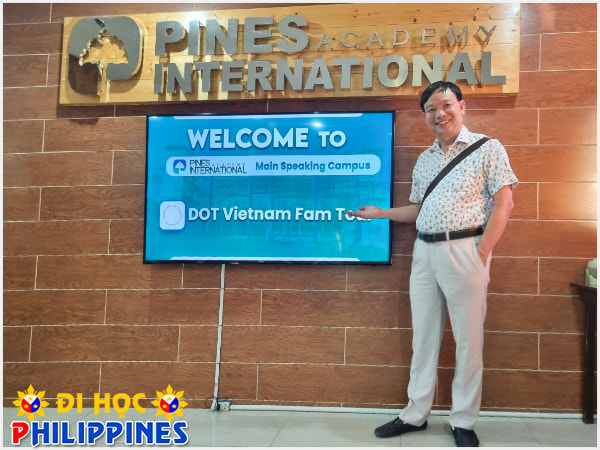 Đại diện Du học Việt Phương tại trường anh ngữ Pines